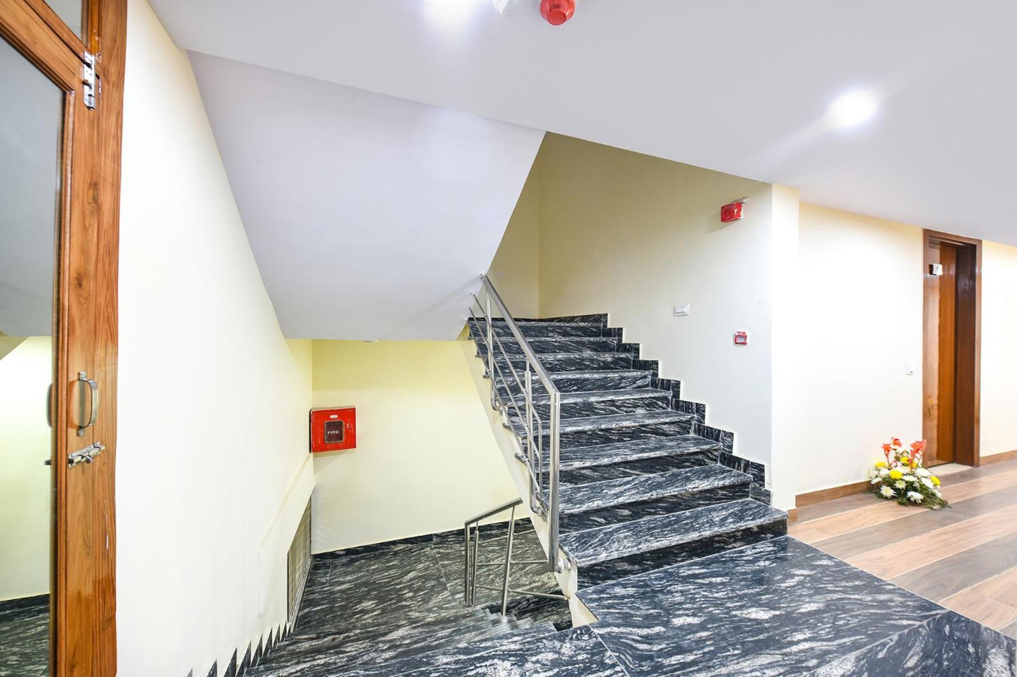 Fabhotel Mona International New Delhi Ngoại thất bức ảnh